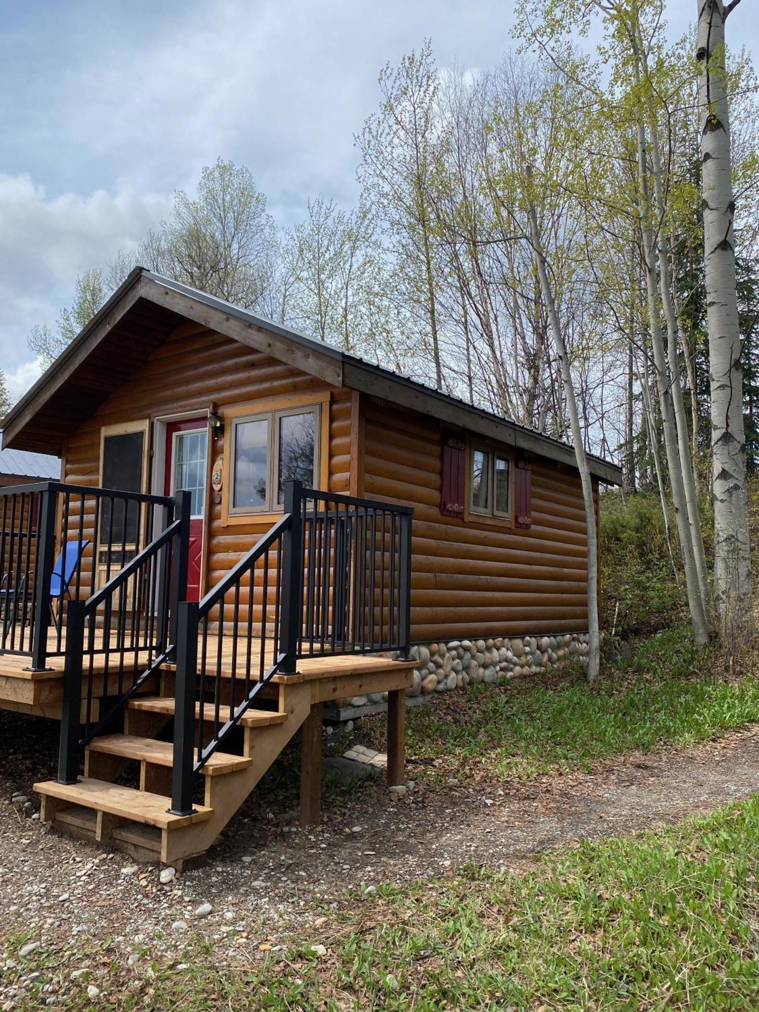 Rocky Mountain Cabins And Home Golden Exterior foto