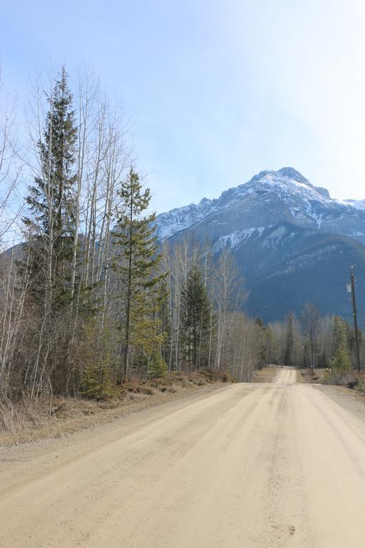 Rocky Mountain Cabins And Home Golden Exterior foto